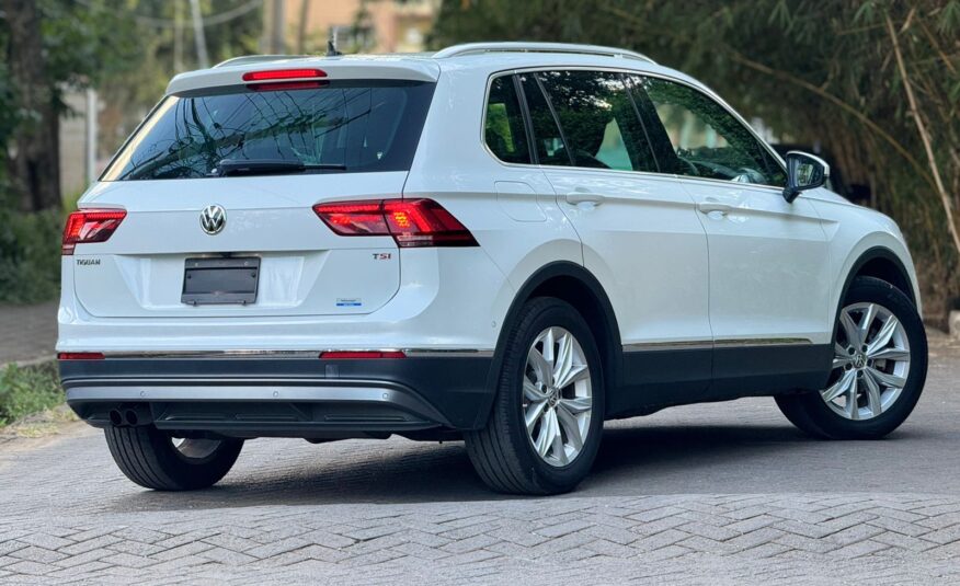 2017 Volkswagen Tiguan 1.4T Sunroof🔥/46K Kms