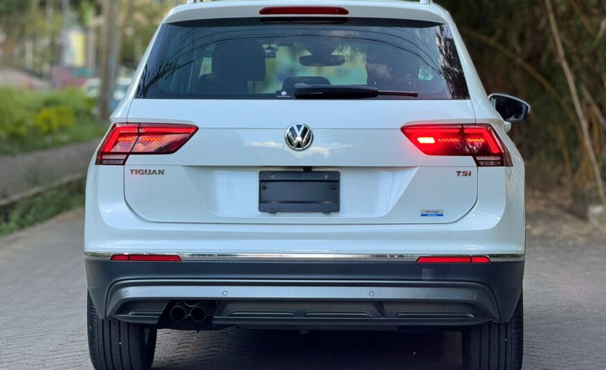 2017 Volkswagen Tiguan 1.4T Sunroof🔥/46K Kms