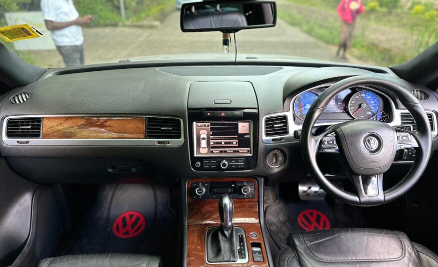 2011 Volkswagen Touareg_🔥 Petrol