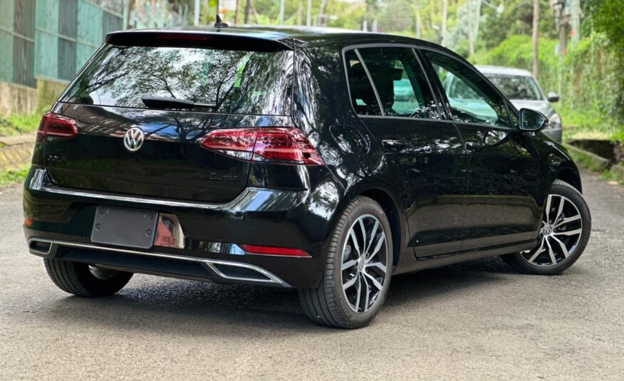 2017 Volkswagen  Golf Turbo 7.5🔥NewShape_