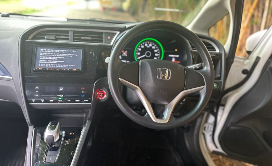 2017 Honda Fit Shuttle Hybrid