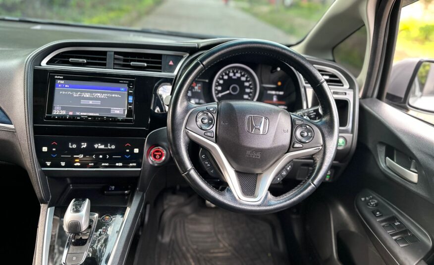 2018 Honda Fit Shuttle Hybrid