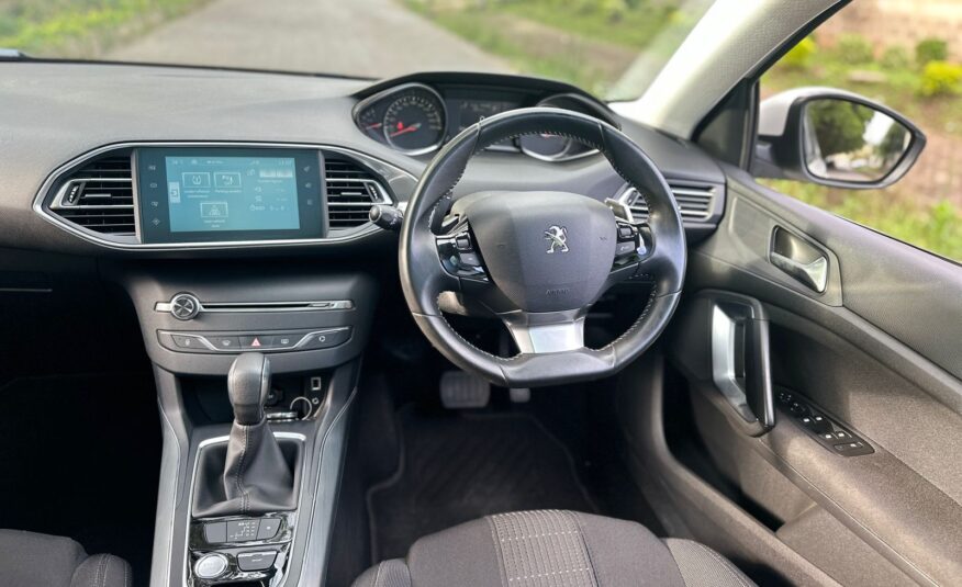 2017 Peugeot 308 SW_🔥 MoonRoof/ 37K Klmtrs