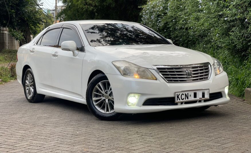 2010 Toyota Crown RoyalSaloon