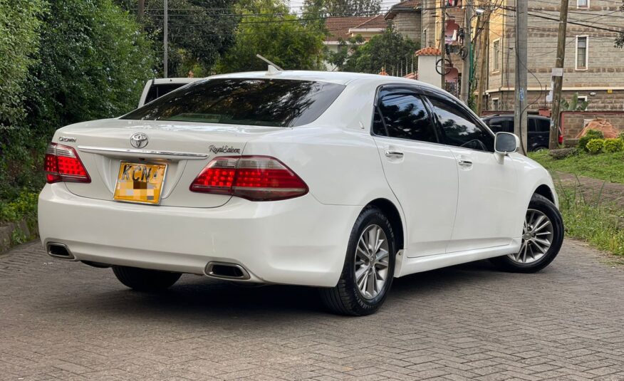 2010 Toyota Crown RoyalSaloon