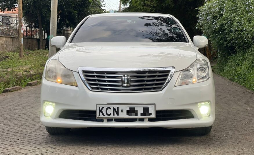 2010 Toyota Crown RoyalSaloon