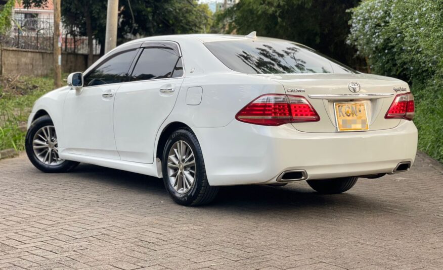 2010 Toyota Crown RoyalSaloon