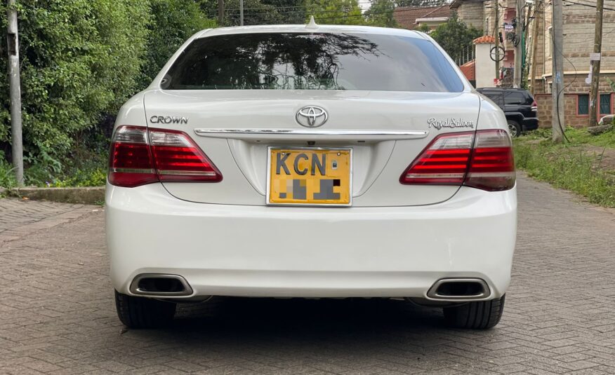 2010 Toyota Crown RoyalSaloon