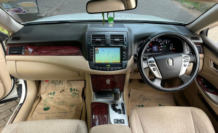 2010 Toyota Crown RoyalSaloon