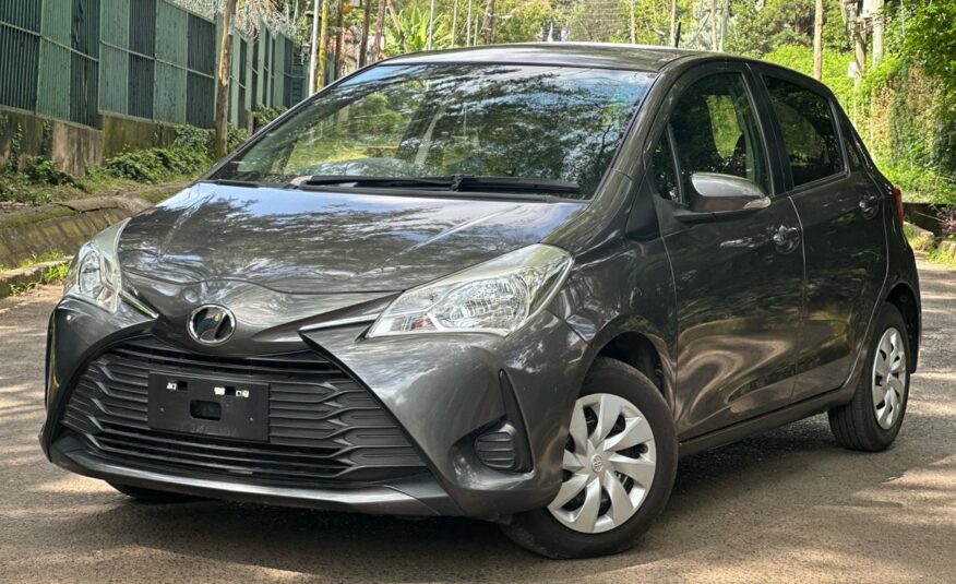 2017 Toyota Vitz_