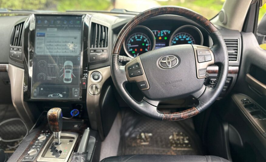 2011 Toyota Landcruiser V8 ZX