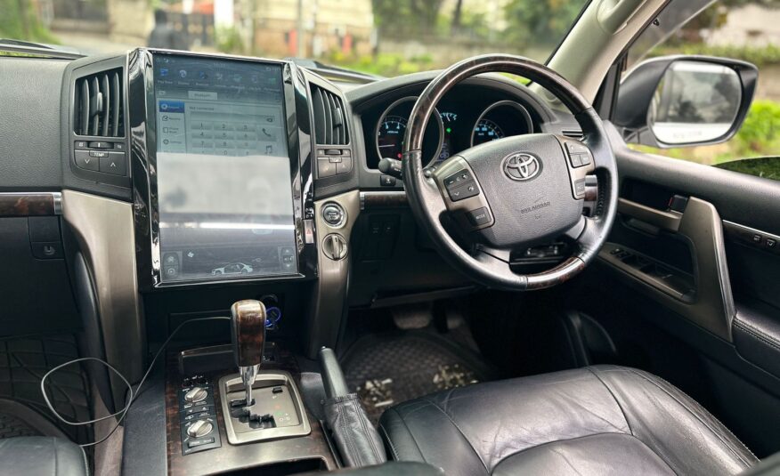 2011 Toyota Landcruiser V8 ZX