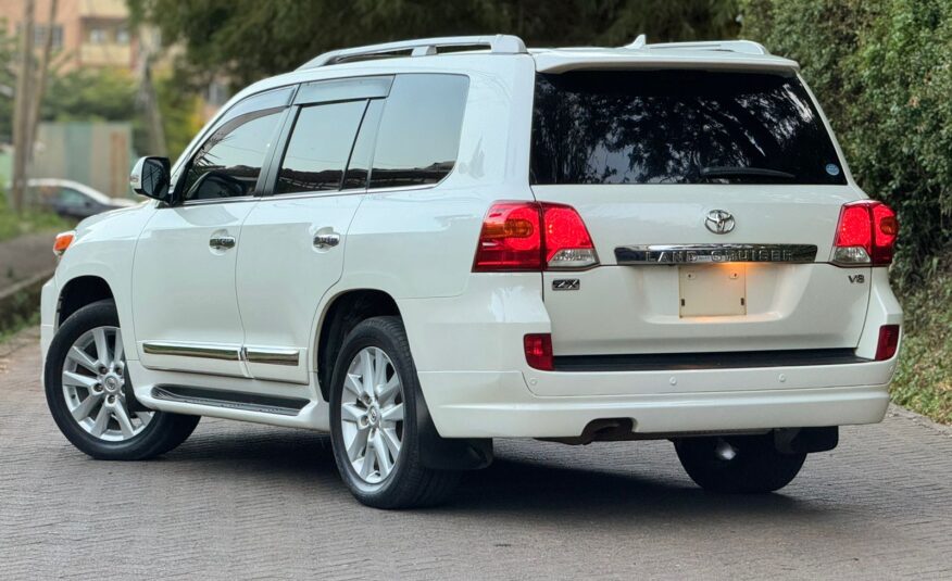 2015 Toyota Landcruiser V8 ZX