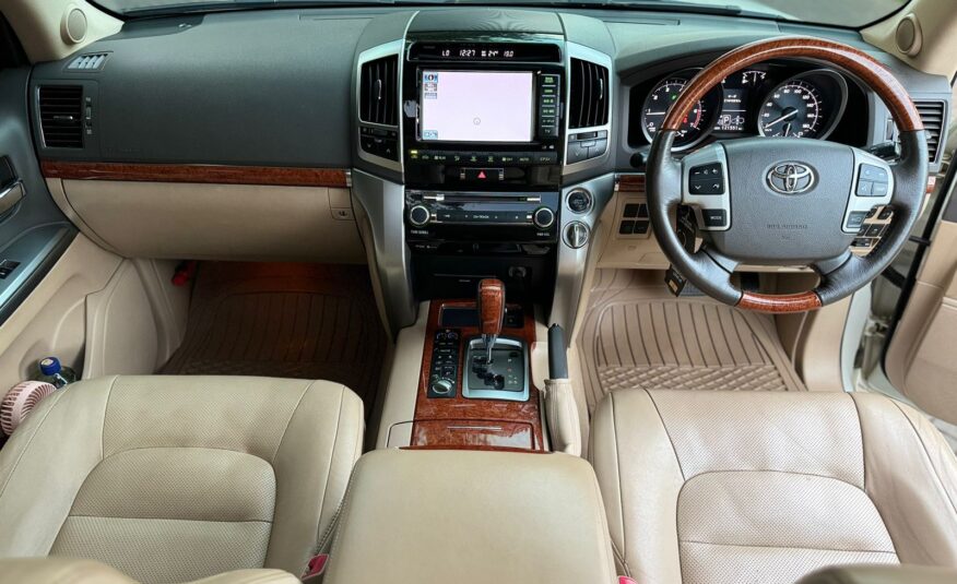 2015 Toyota Landcruiser V8 ZX