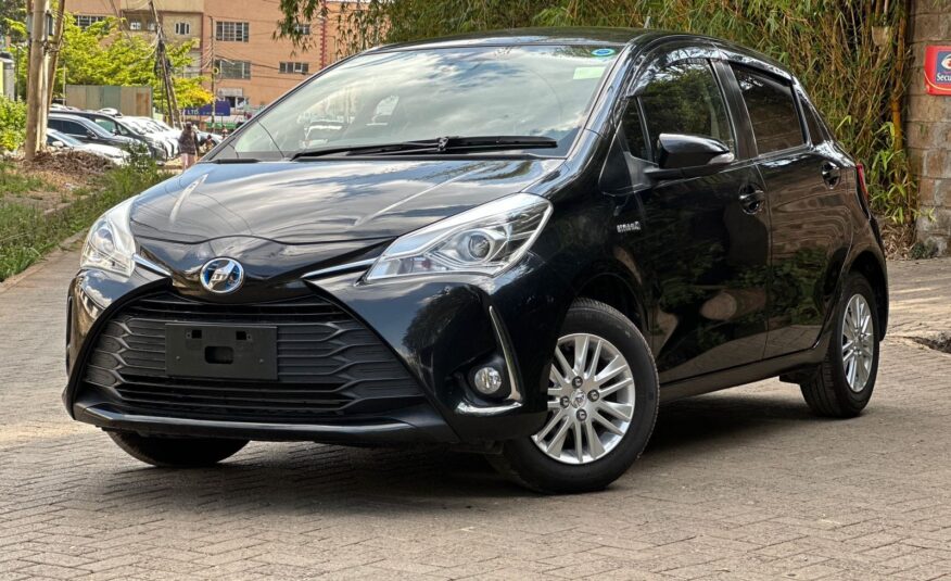 2017 Toyota Vitz_🔥Hybrid