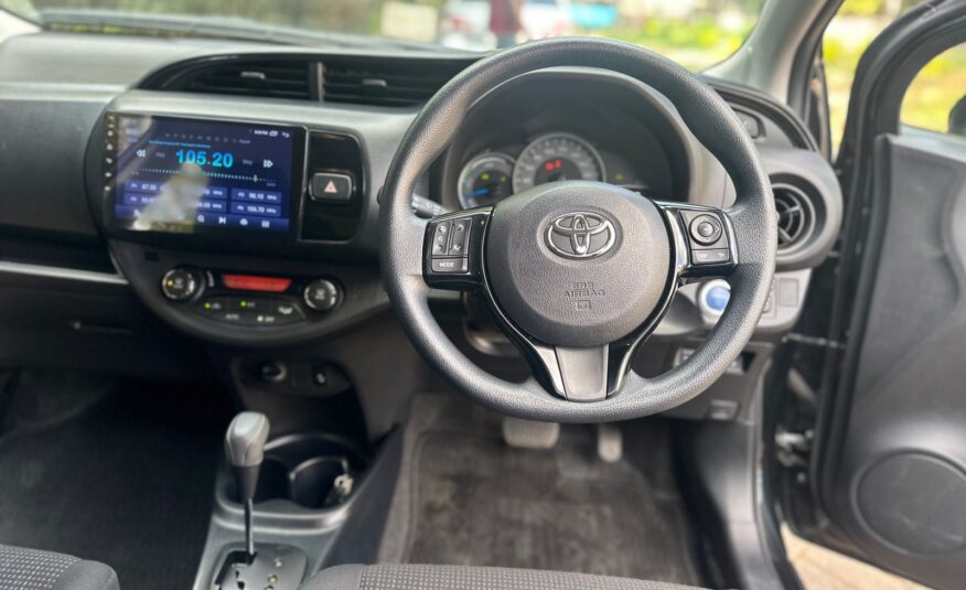 2017 Toyota Vitz_🔥Hybrid