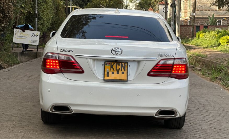 2010 Toyota Crown Royal Saloon