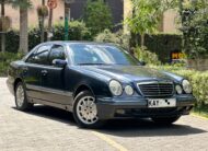 Mercedes Benz E200