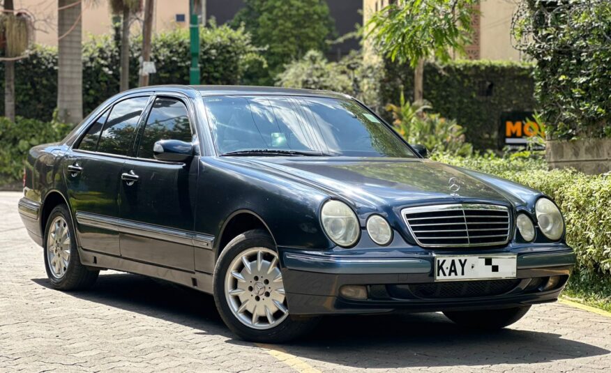 Mercedes Benz E200