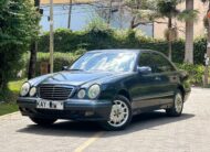 Mercedes Benz E200