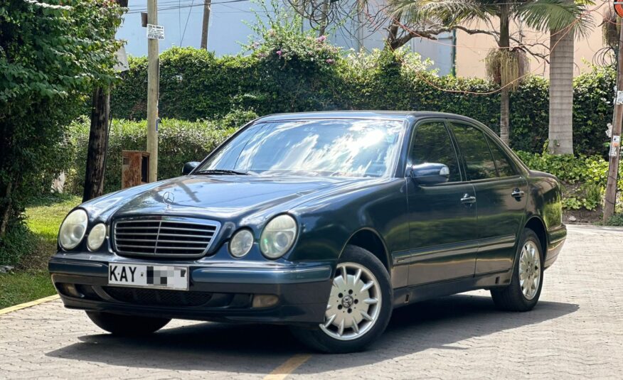 Mercedes Benz E200