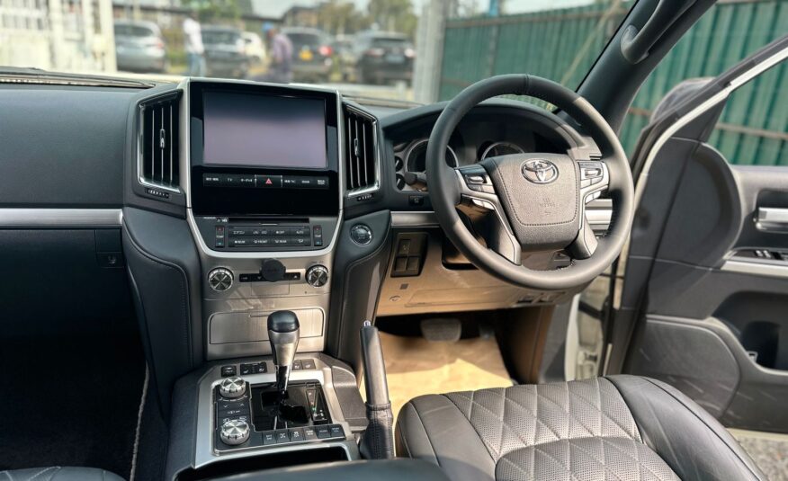 2017 Toyota Landcruiser V8 ZX🔥 G-Frontier Package/Sunroof/41K Kms