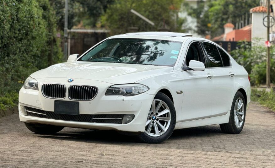 2012 BMW 523i_