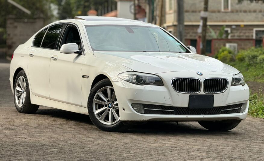 2012 BMW 523i_