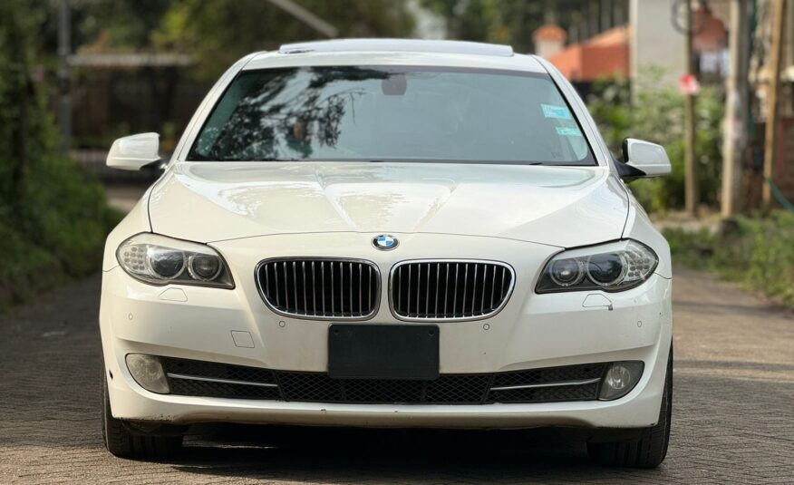 2012 BMW 523i_