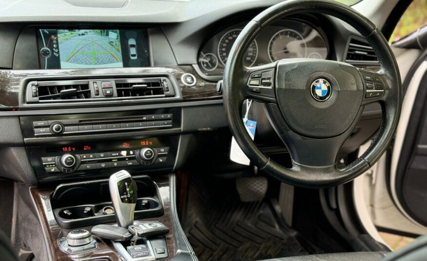 2012 BMW 523i_