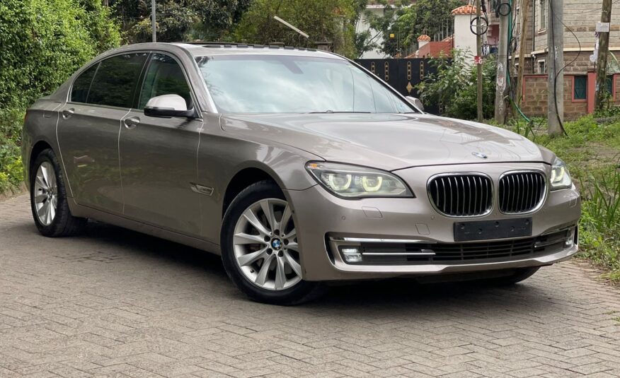 2015 BMW 730i