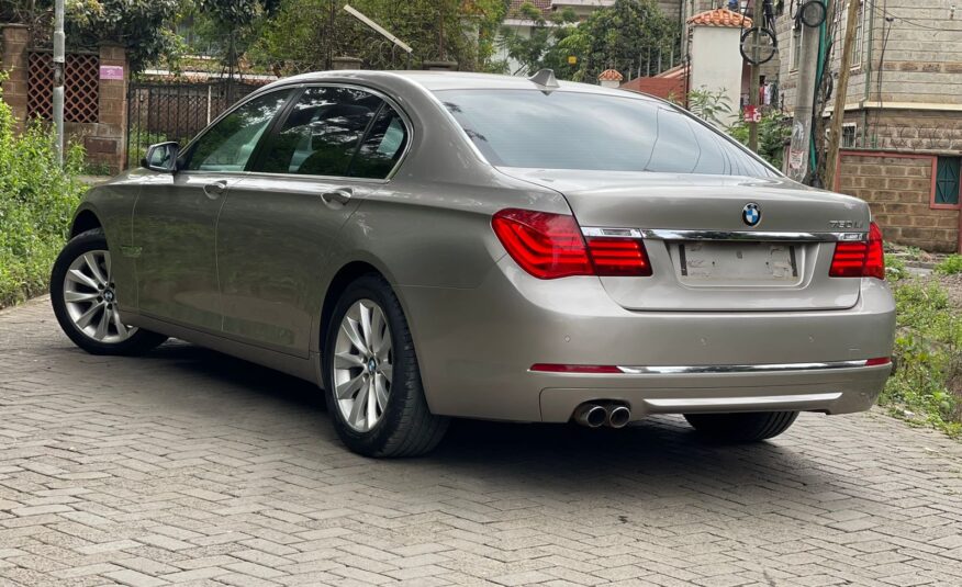 2015 BMW 730i