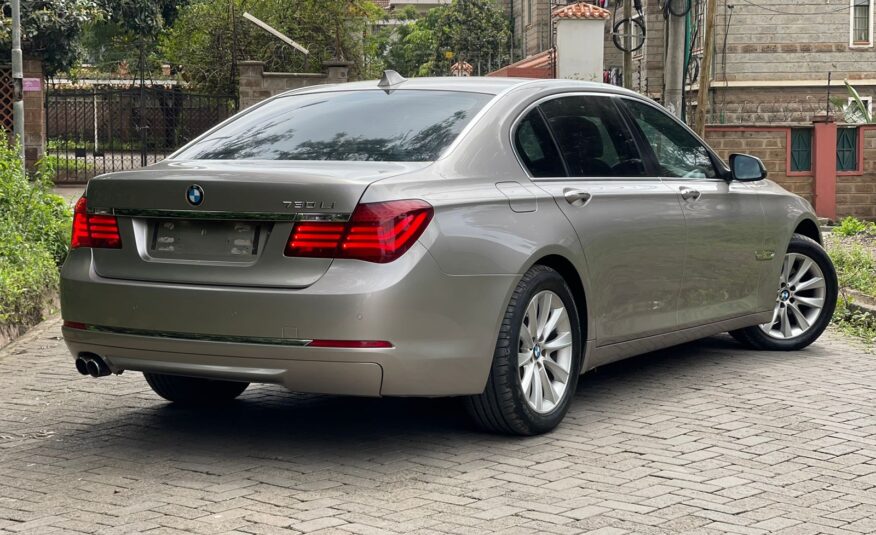 2015 BMW 730i