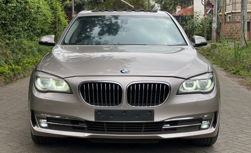 2015 BMW 730i