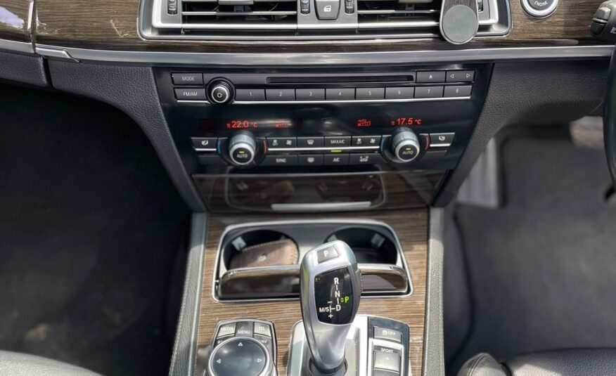 2015 BMW 730i