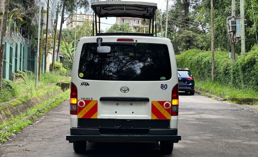 2016 Toyota Hiace 7L