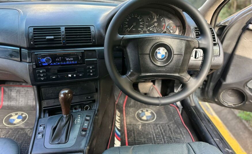 2002 BMW 320i