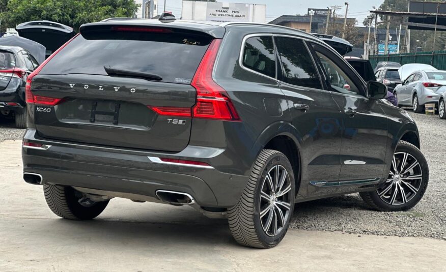 2018 Volvo XC60 T5 AWD_🔥/Panoramic Sunroof