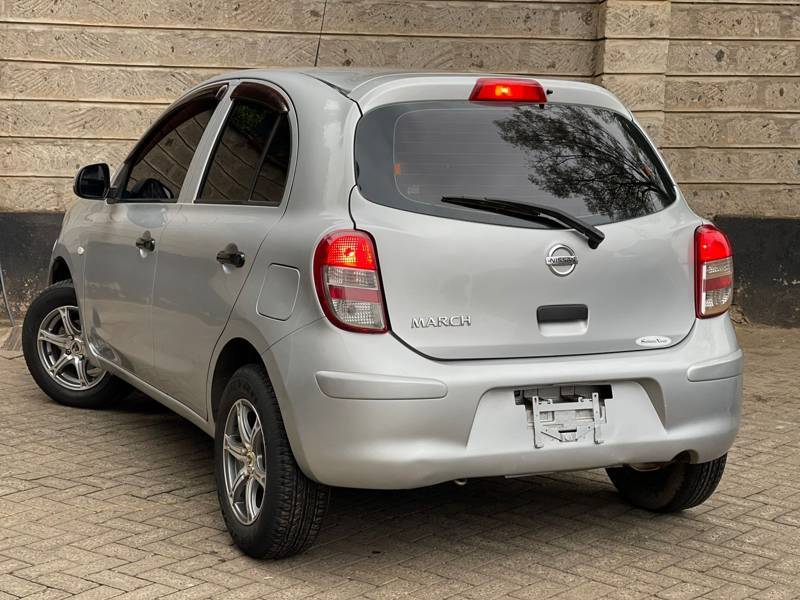 2012 Nissan March Back - Cars For Sale In Kenya Under 1 Million