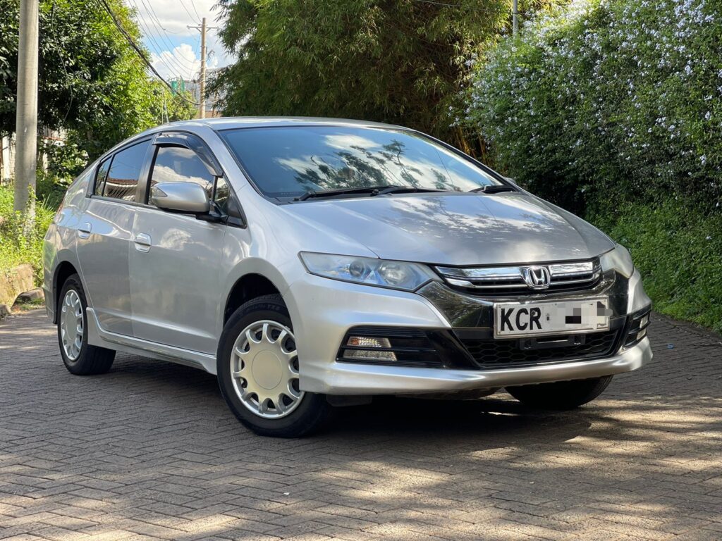 Honda Insight Hybrid 2013 for sale in Kenya under 1 Million Lipa mdogo mdogo accepted