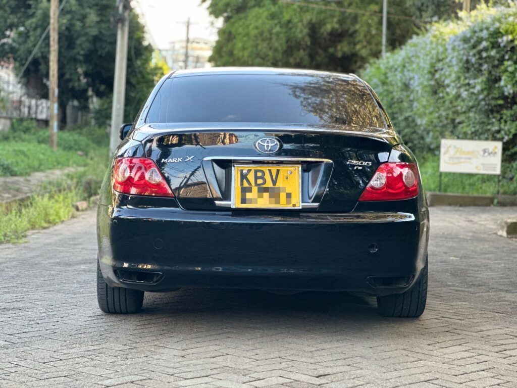 Toyota Mark X 250G 2006 cars under 1 million in Kenya for sale 2024