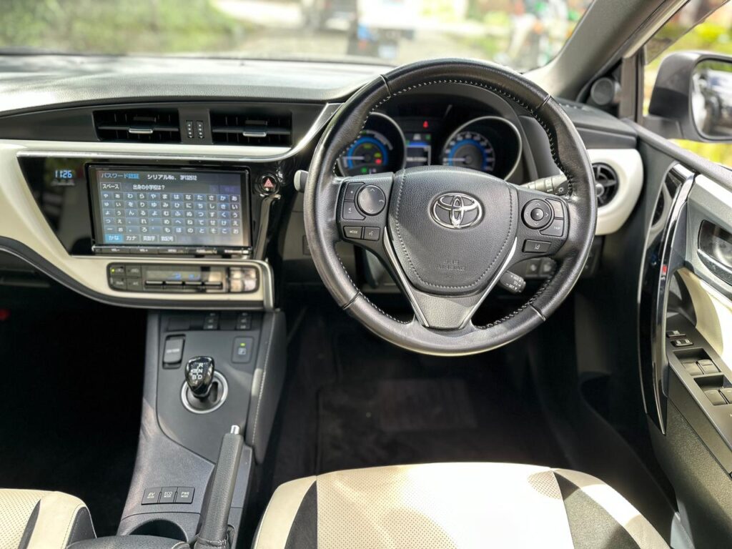 Toyota Auris 1.8 Hybrid 2017 Cars in Kenya Under 2 Million