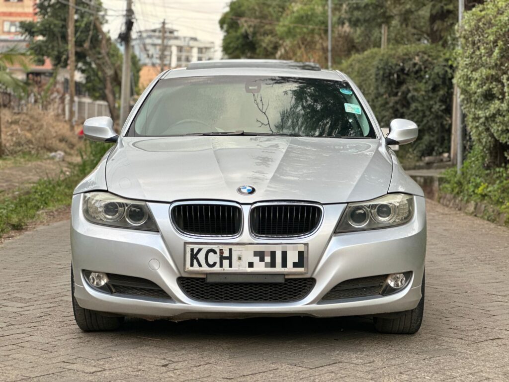 BMW 320i 2010 car for sale under 1.5 million in Kenya