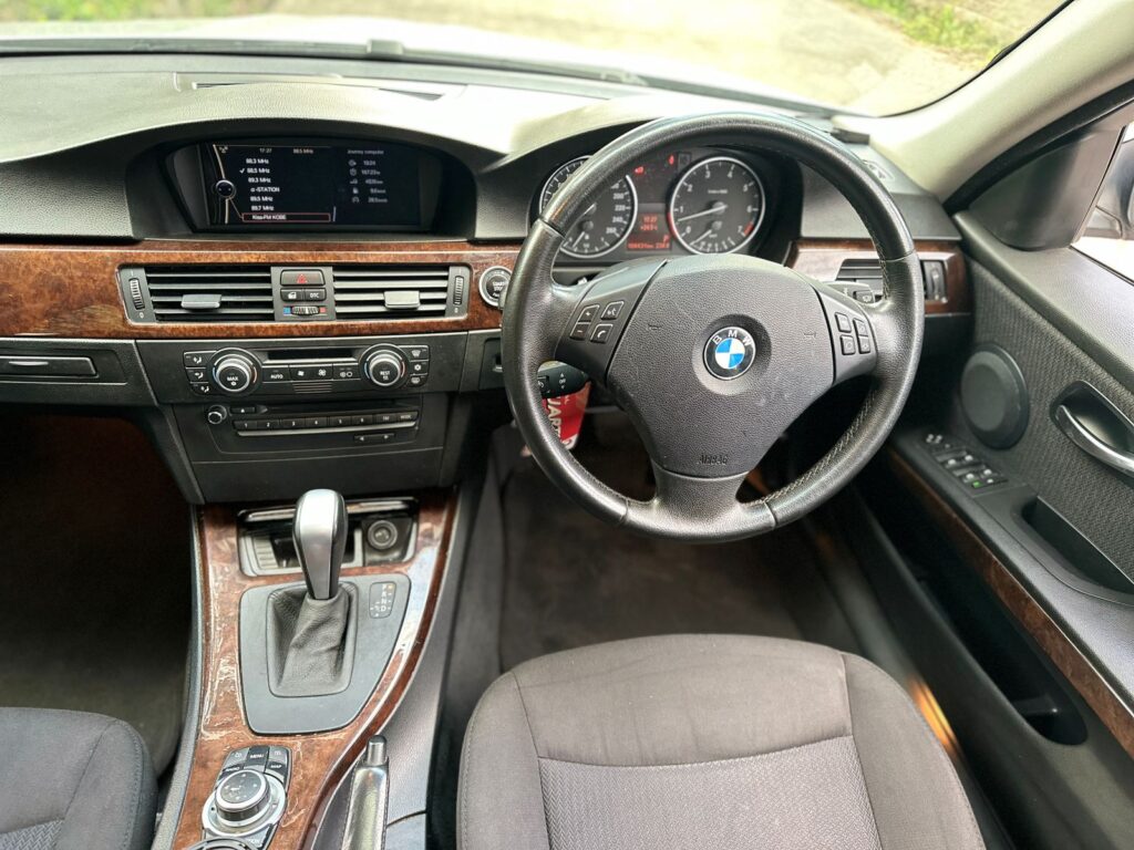 BMW 320i 2010 car for sale under 1.5 million in Kenya