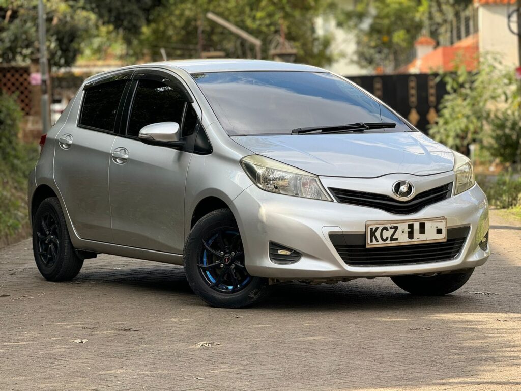 Toyota Vitz 2013 Car For Sell in Nairobi Kenya under 900k