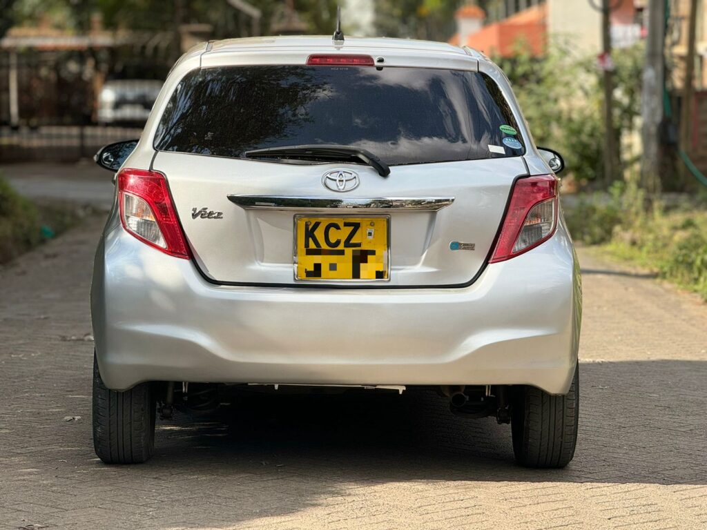 Toyota Vitz 2013 Car For Sell in Nairobi Kenya under 900k