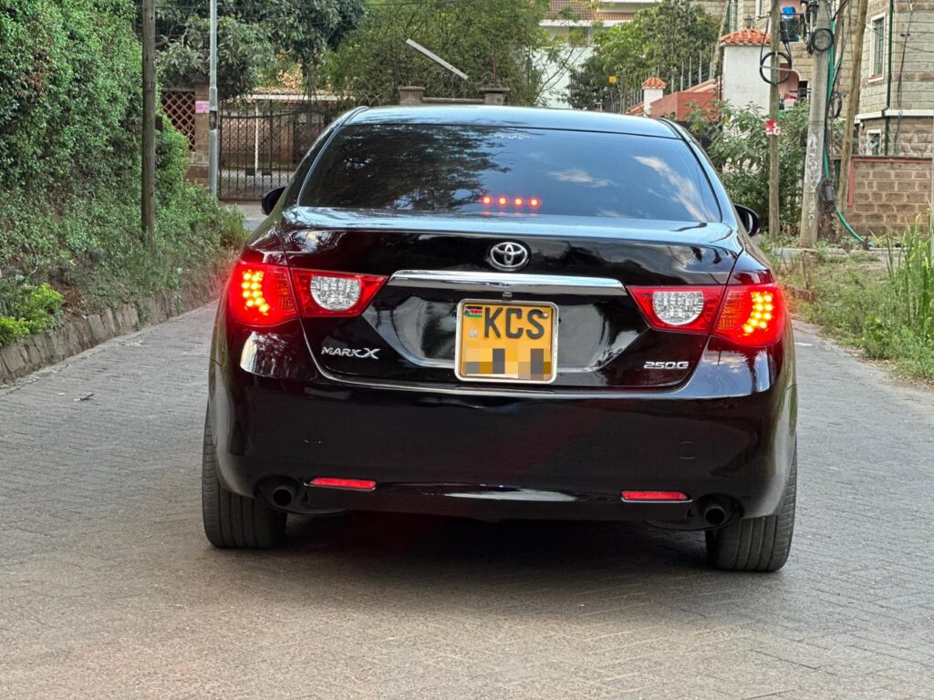 Toyota Mark X 250G 2010 worth 1.5 million in Kenya for sale